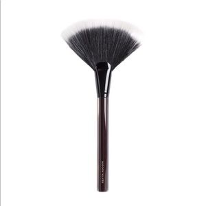 Kevyn Aucoin The Fan Brush